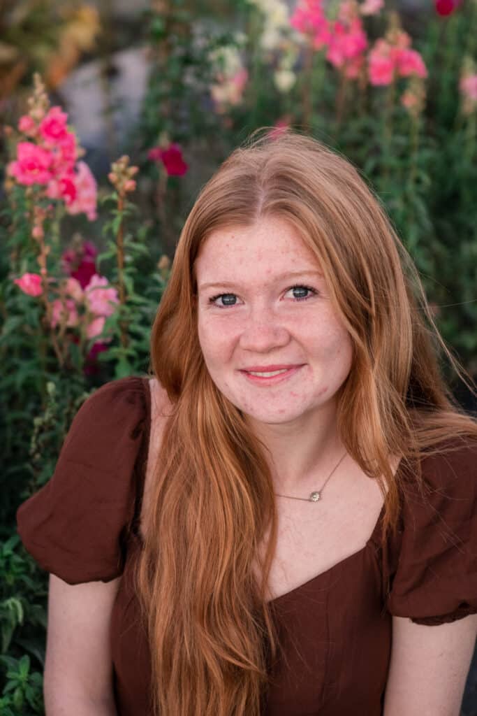 senior pictures at sweet berry farm