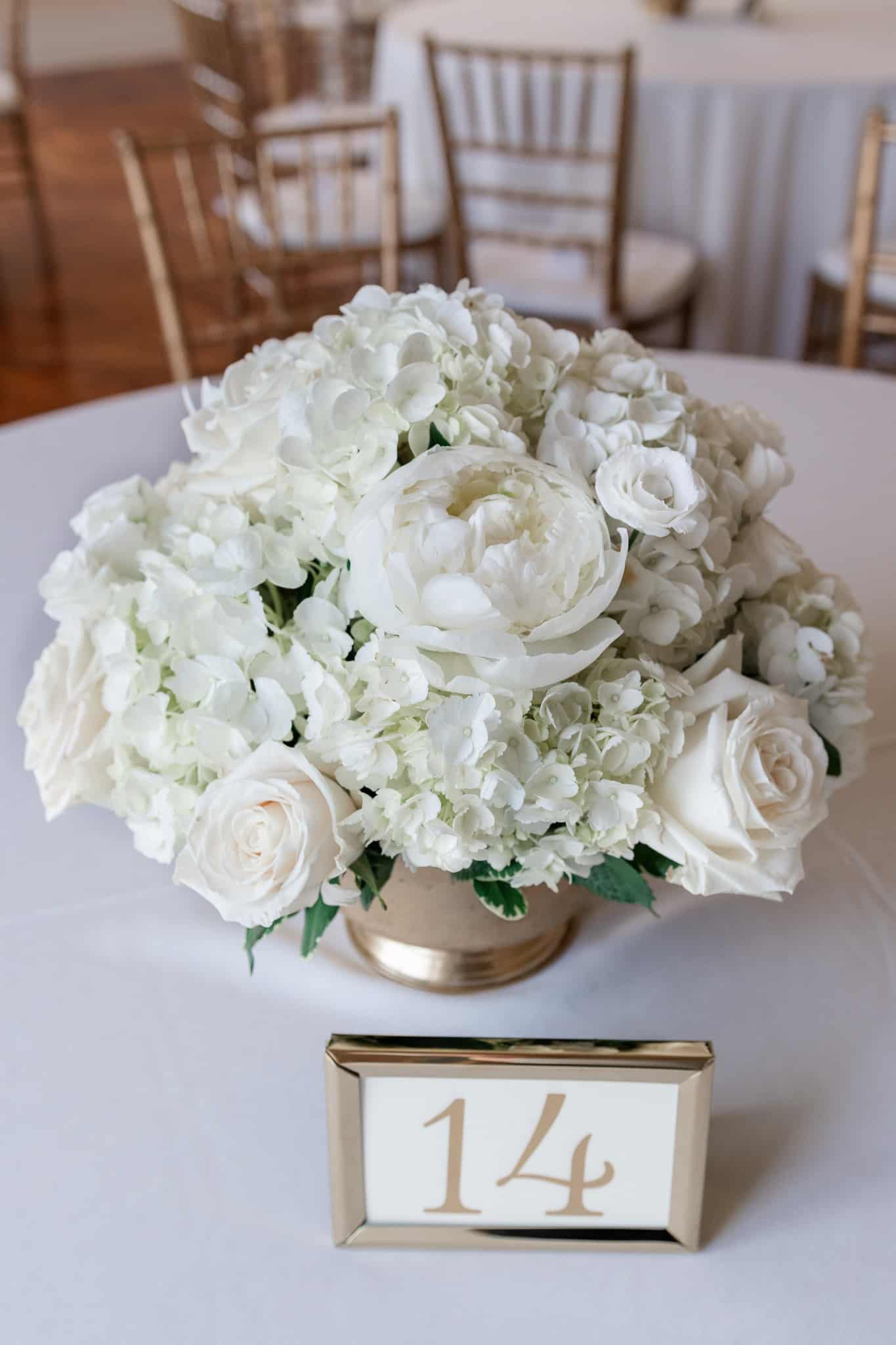 white wedding centerpieces