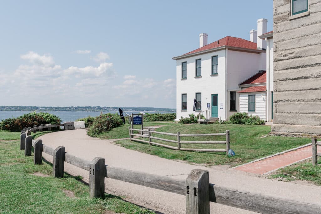 beavertail lighthouse ri